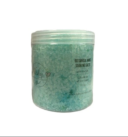 Botanical Mint Soaking Salts by Nicky Professional Beauty